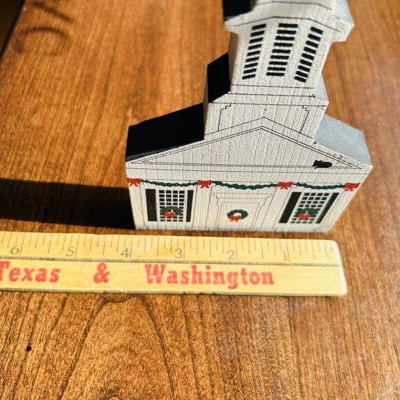 Cats meow village Gates Mills Church Ohio Western Reserve Christmas Series - Picture 9 of 9